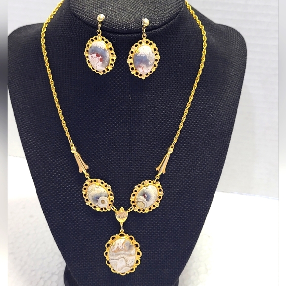Gold tone and natural stone cabochons necklace and earrings set - Picture 1 of 5